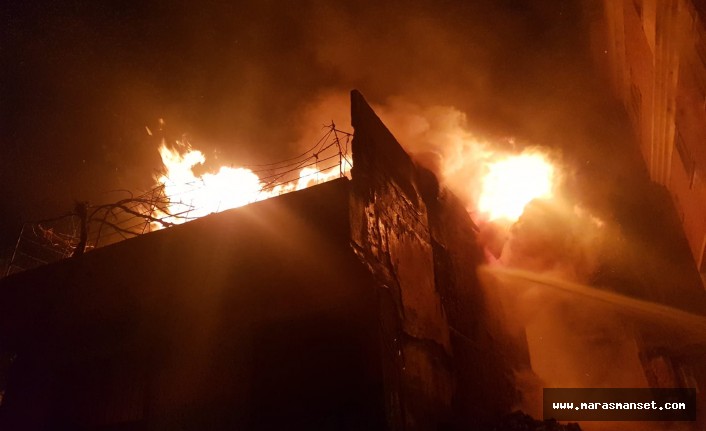 Kahramanmaraş'ta iş yeri cayır cayır yandı