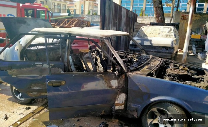 Kahramanmaraş'ta park halindeki otomobil yandı