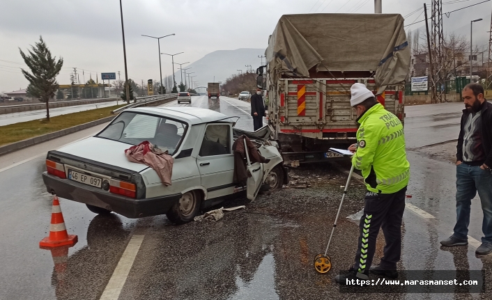 Kahramanmaraş'ta otomobil kamyona çarptı: 1 yaralı
