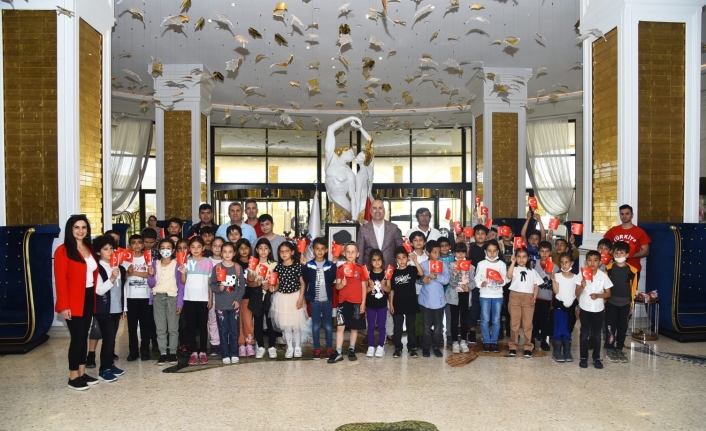 35 köy okulu öğrencisi 5 yıldızlı otelde 23 Nisan’ı kutladı