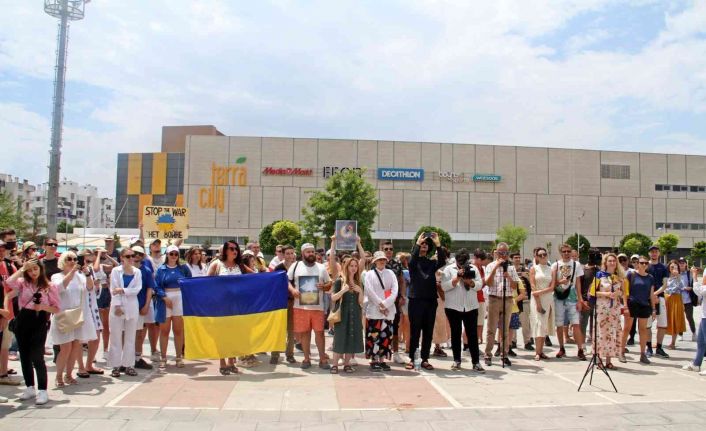 Antalya’daki yerleşik Rus ve Ukraynalılardan, ’Savaşa son verin’ çağrısı