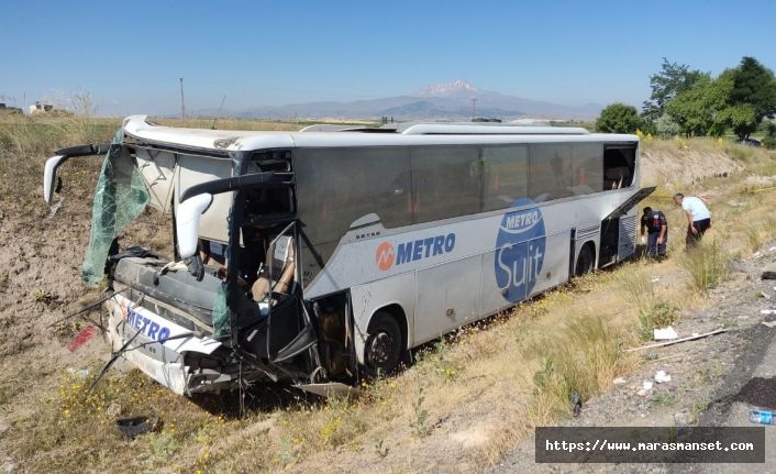 Kahramanmaraş’a giden yolcu otobüsü yoldan çıktı: 1'i ağır 17 yaralı