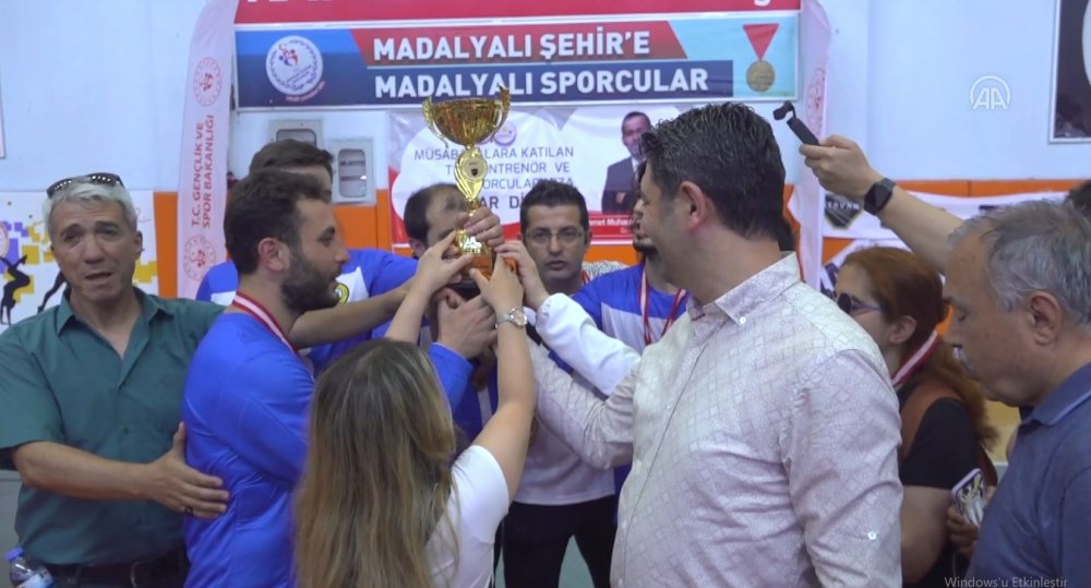 Kahramanmaraş'ta gerçekleştirilen TURGED Cup Kahramanmaraş Erkekler Golbol Turnuvası'nda Boğaziçi ESK birinci oldu